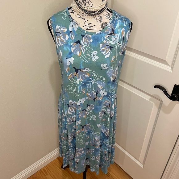 Style & Co. Dresses & Skirts - Floral Blue Sleeveless Hawaiian Themed Dress Casual Cool